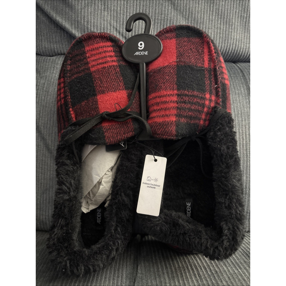 Ardene Plaid Faux-Fur Lining Moccasin Slippers Shoes Size S Women's Size 9 NWT